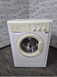Стиральная машина Indesit WISL 83 Стиральная машина Indesit WISL 83